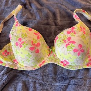 Adorable bra! With rhinestones